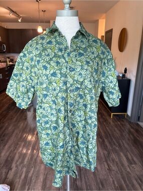 Green and Blue Floral Short-Sleeve Button-Down Shirt